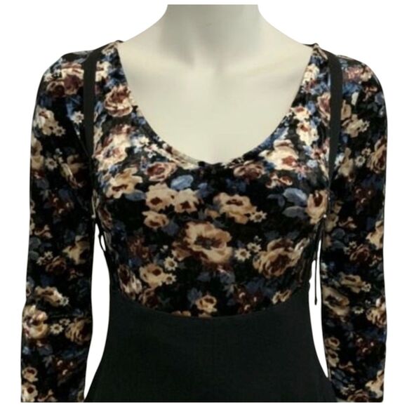 Forever 21 Floral Velvety Long Sleeve Crop Top M - Picture 1 of 7